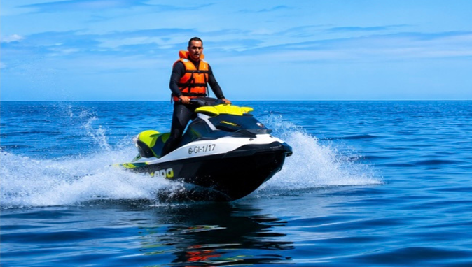 motos de agua en sitges